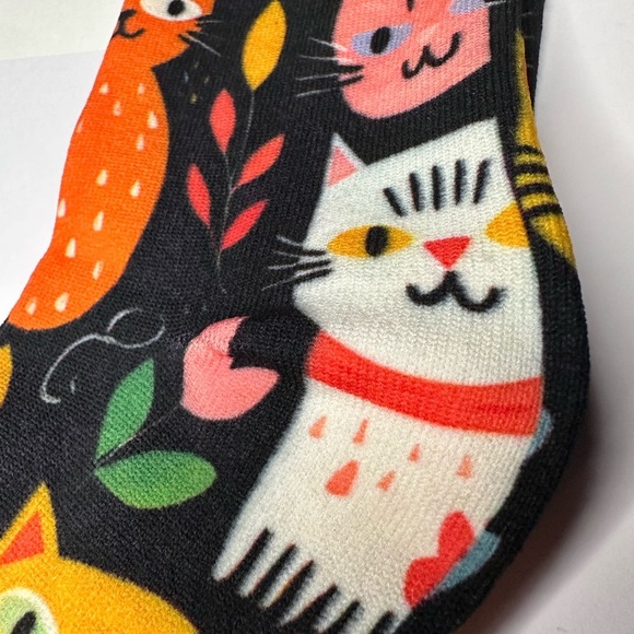 Cat Patterned Socks - Picture 7 of 8